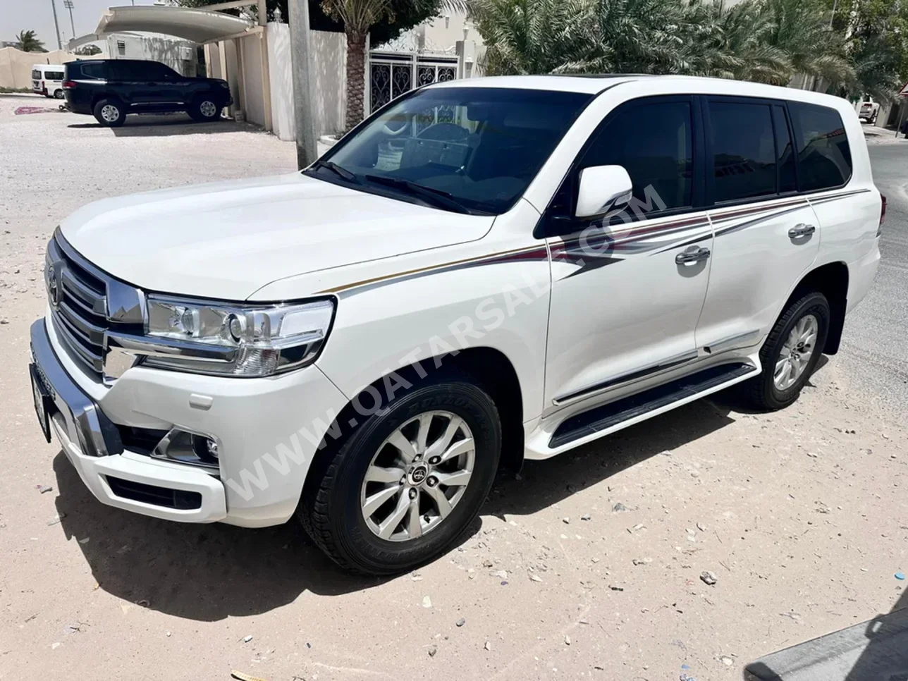 Toyota  Land Cruiser  GXR  2018  Automatic  160,000 Km  8 Cylinder  Four Wheel Drive (4WD)  SUV  White