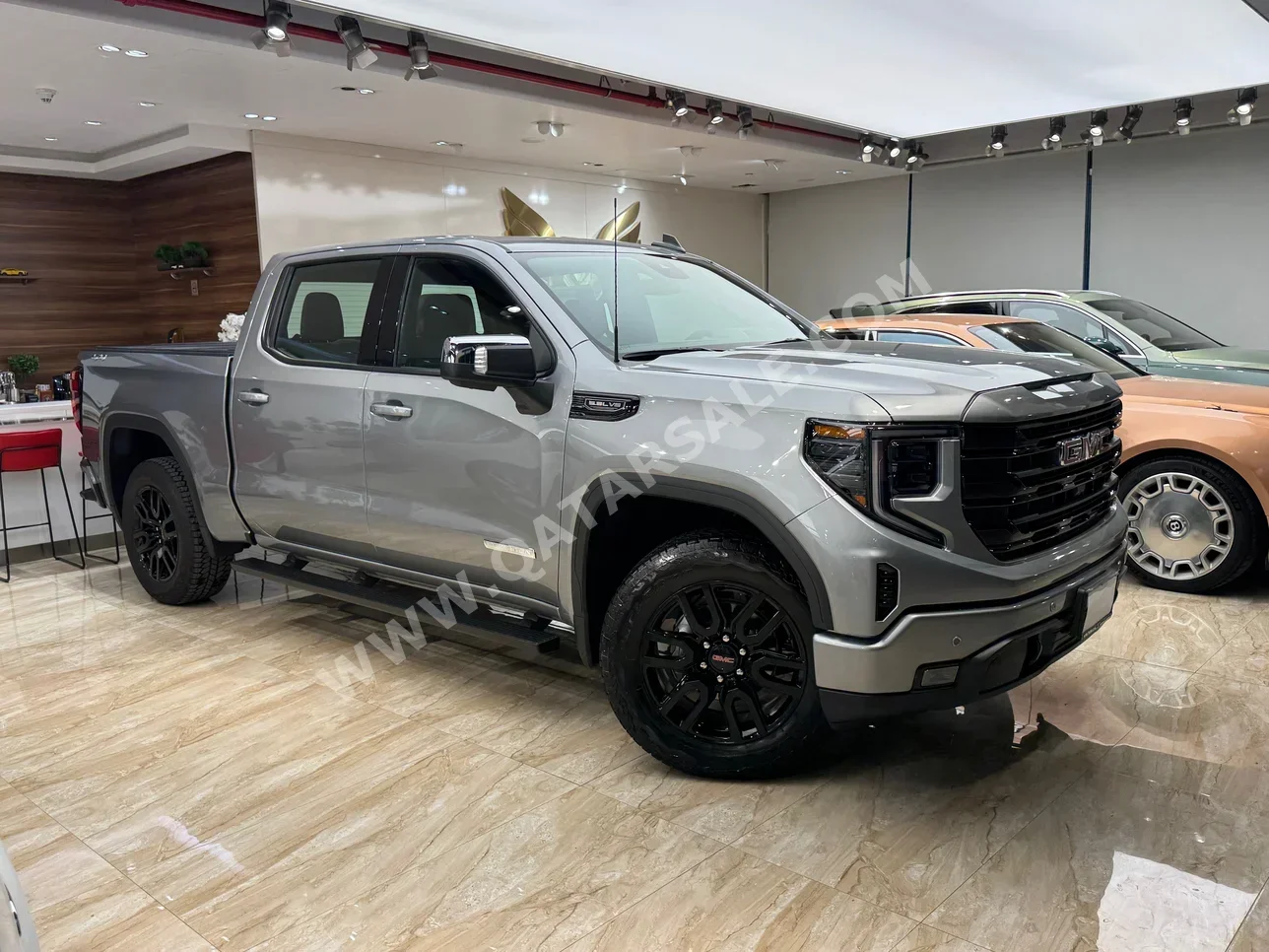GMC  Sierra  Elevation  2025  Automatic  900 Km  8 Cylinder  Four Wheel Drive (4WD)  Pick Up  Gray  With Warranty