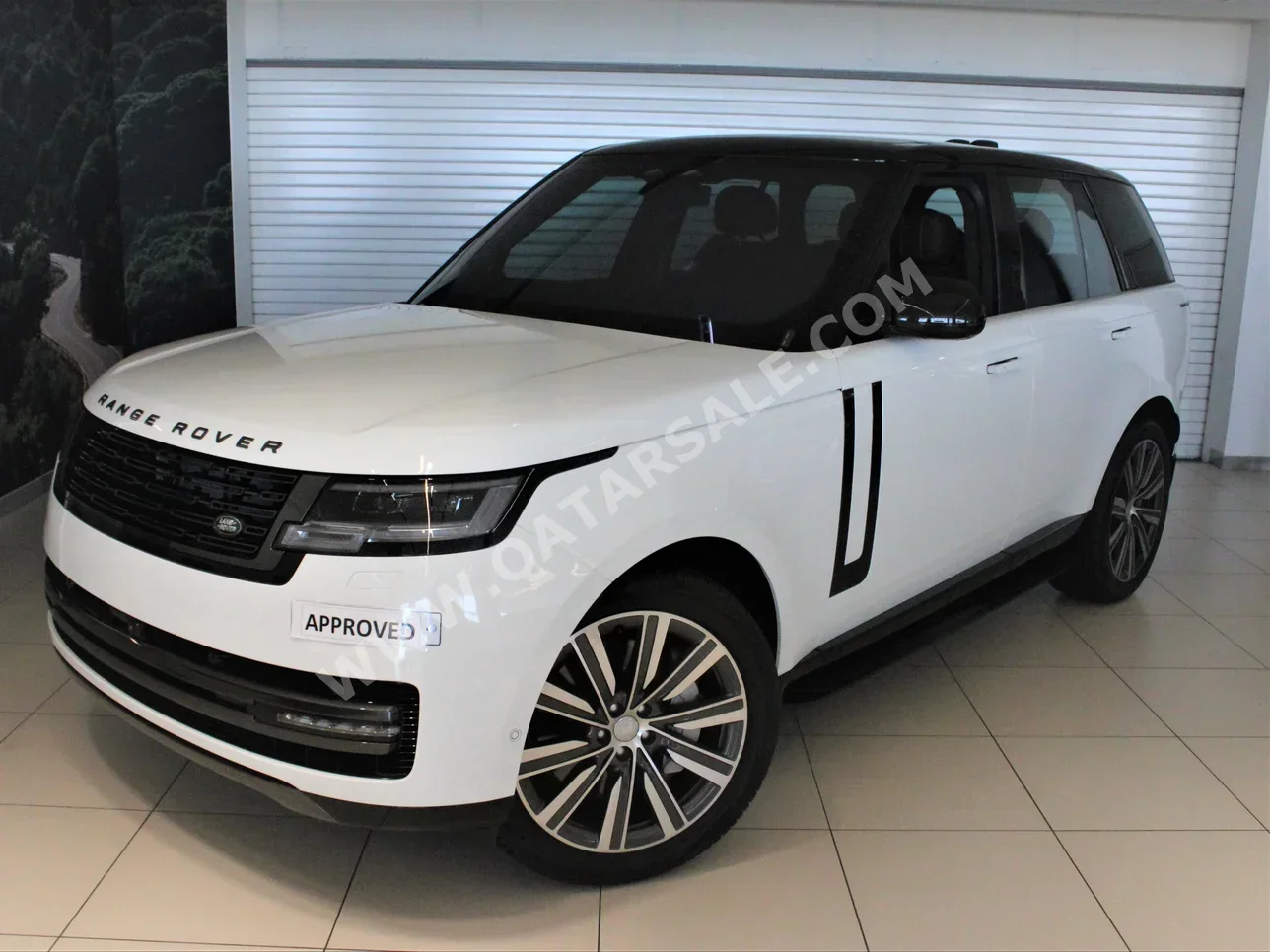 Land Rover  Range Rover  HSE  2023  Automatic  48,604 Km  8 Cylinder  Four Wheel Drive (4WD)  SUV  White  With Warranty