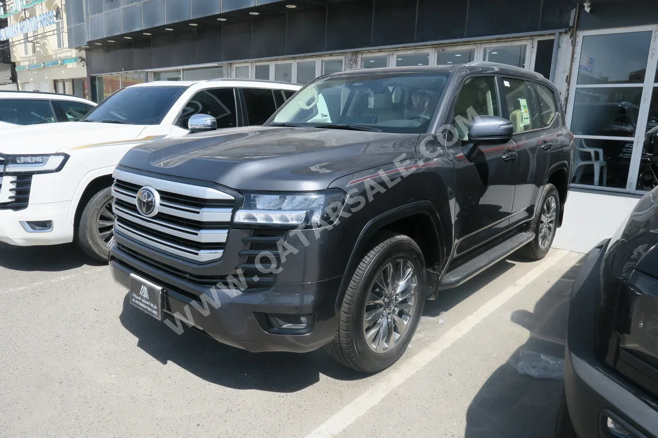 Toyota  Land Cruiser  GXR  2025  Automatic  0 Km  6 Cylinder  Four Wheel Drive (4WD)  SUV  Gray  With Warranty