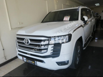 Toyota  Land Cruiser  GXR Twin Turbo  2023  Automatic  85,000 Km  6 Cylinder  Four Wheel Drive (4WD)  SUV  White  With Warranty