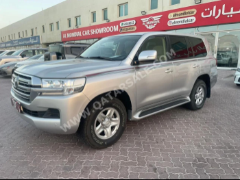 Toyota  Land Cruiser  GXR  2020  Automatic  129,000 Km  6 Cylinder  Four Wheel Drive (4WD)  SUV  Silver