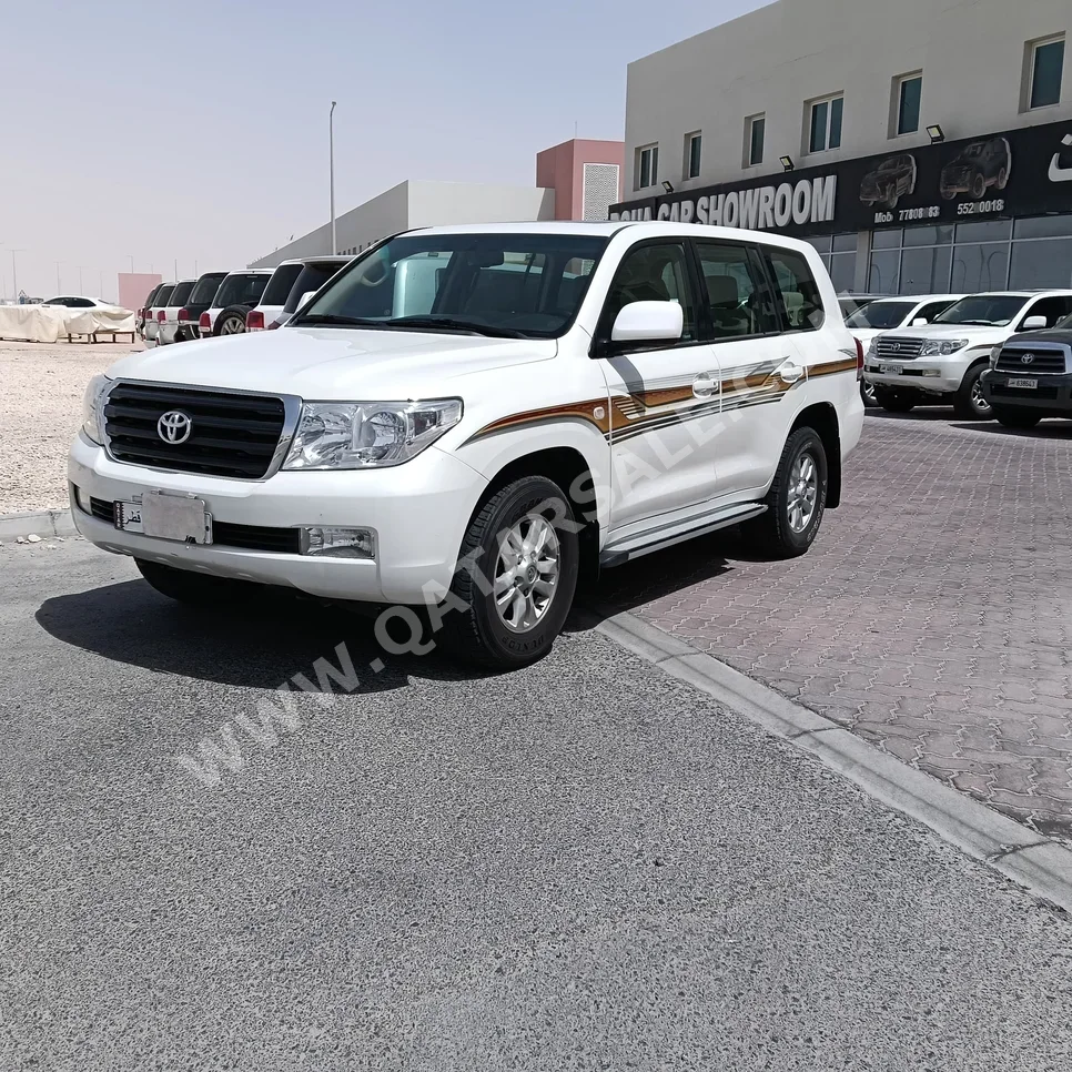 Toyota  Land Cruiser  GX  2009  Automatic  290,000 Km  6 Cylinder  Four Wheel Drive (4WD)  SUV  White