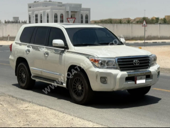 Toyota  Land Cruiser  GXR  2012  Automatic  232,000 Km  8 Cylinder  Four Wheel Drive (4WD)  SUV  White
