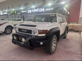 Toyota  FJ Cruiser  2019  Automatic  120,000 Km  6 Cylinder  Four Wheel Drive (4WD)  SUV  White