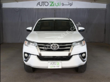 Toyota  Fortuner  2018  Automatic  270,500 Km  6 Cylinder  Four Wheel Drive (4WD)  SUV  White