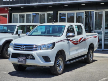Toyota  Hilux  2020  Automatic  18,000 Km  4 Cylinder  Four Wheel Drive (4WD)  Pick Up  White