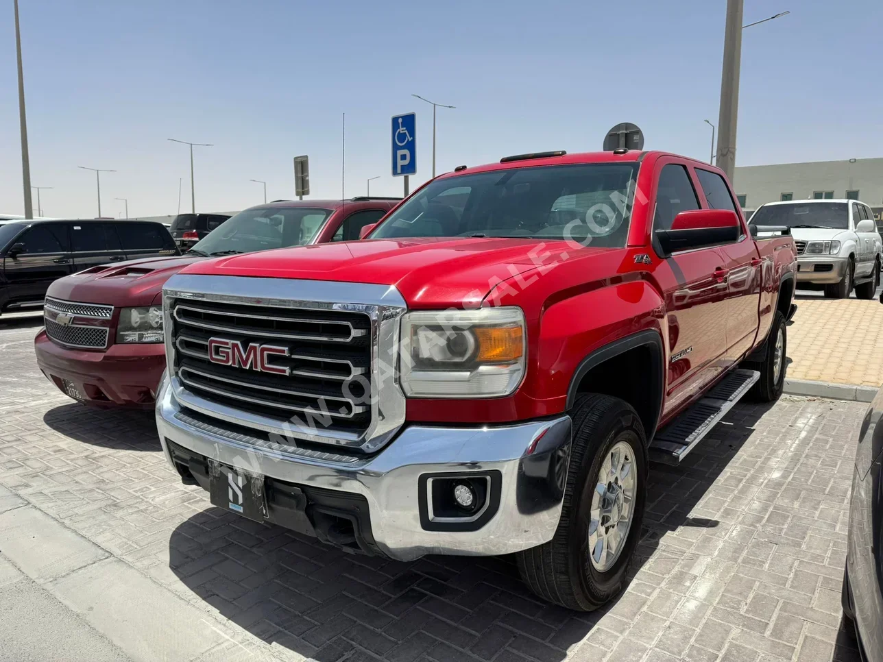 GMC  Sierra  SLE  2016  Automatic  241,000 Km  8 Cylinder  Four Wheel Drive (4WD)  Pick Up  Red