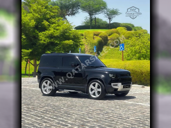 لاند روفر  ديفيندر  90 اتش اس اي  2022  اوتوماتيك  50,800 كم  6 سلندر  دفع رباعي  اس يو في  أسود  تحت الضمان
