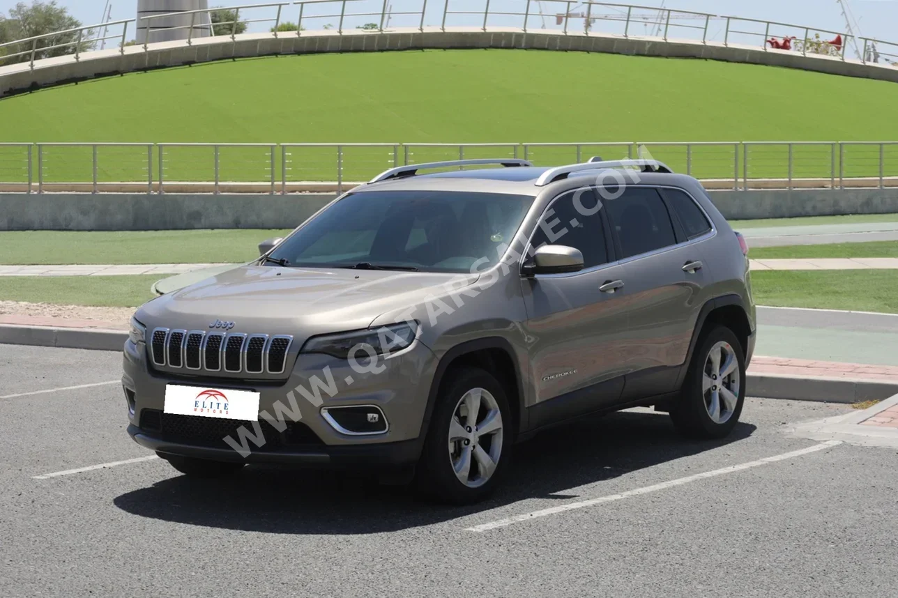 Jeep  Cherokee  Limited  2020  Automatic  100,000 Km  6 Cylinder  Four Wheel Drive (4WD)  SUV  Gold