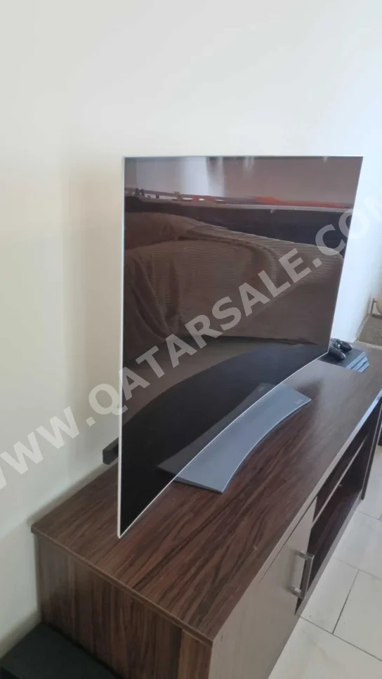 Television (TV) LG  - 55 Inch  - 4K or UHD  - Smart TV  - 3D  - Curved-Screen