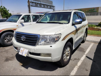 Toyota  Land Cruiser  GXR  2009  Automatic  247,000 Km  8 Cylinder  Four Wheel Drive (4WD)  SUV  White