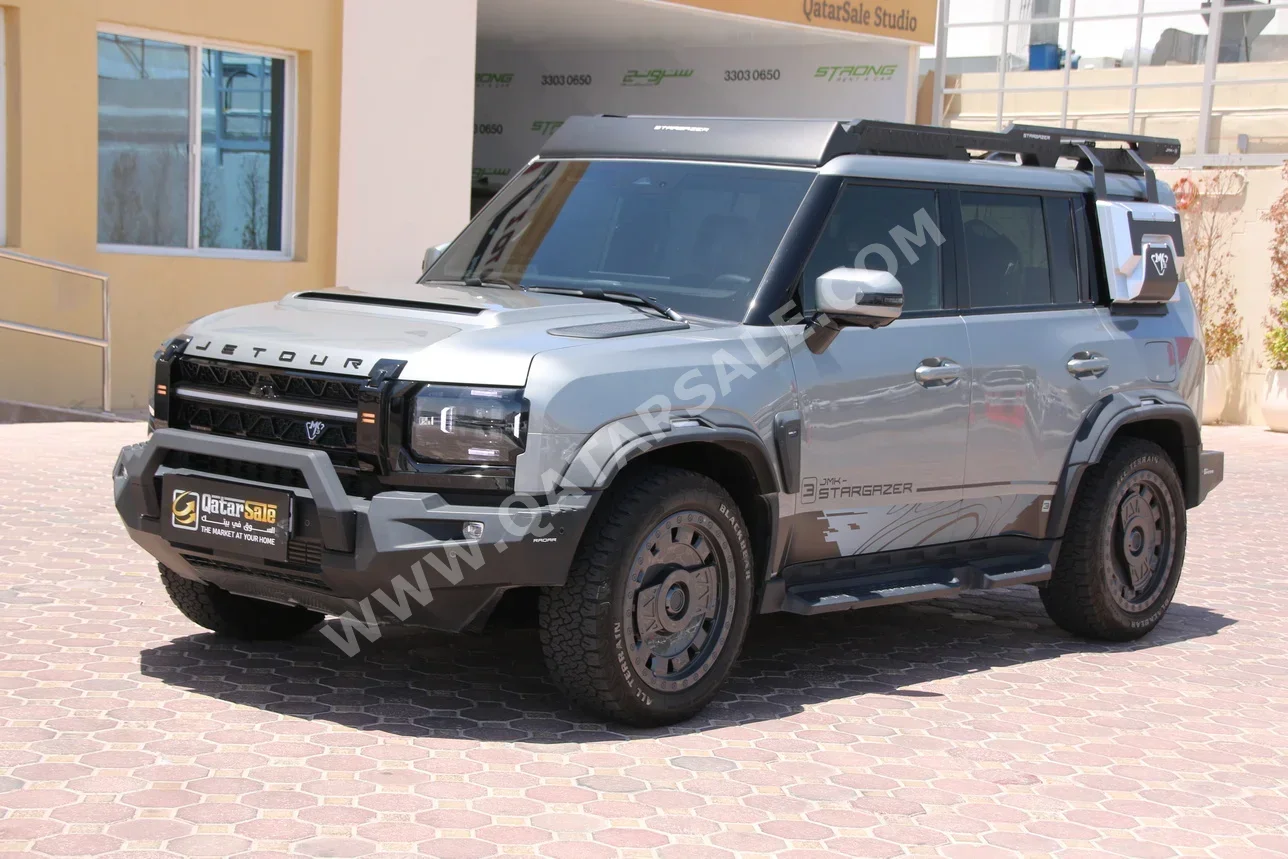 Jetour  T2  2025  Automatic  13,000 Km  4 Cylinder  Four Wheel Drive (4WD)  SUV  Gray