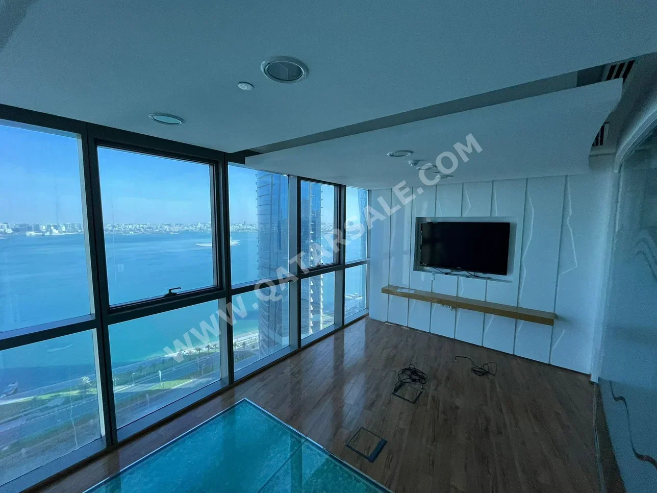 Commercial Offices - Semi Furnished  - Doha  - Al Dafna