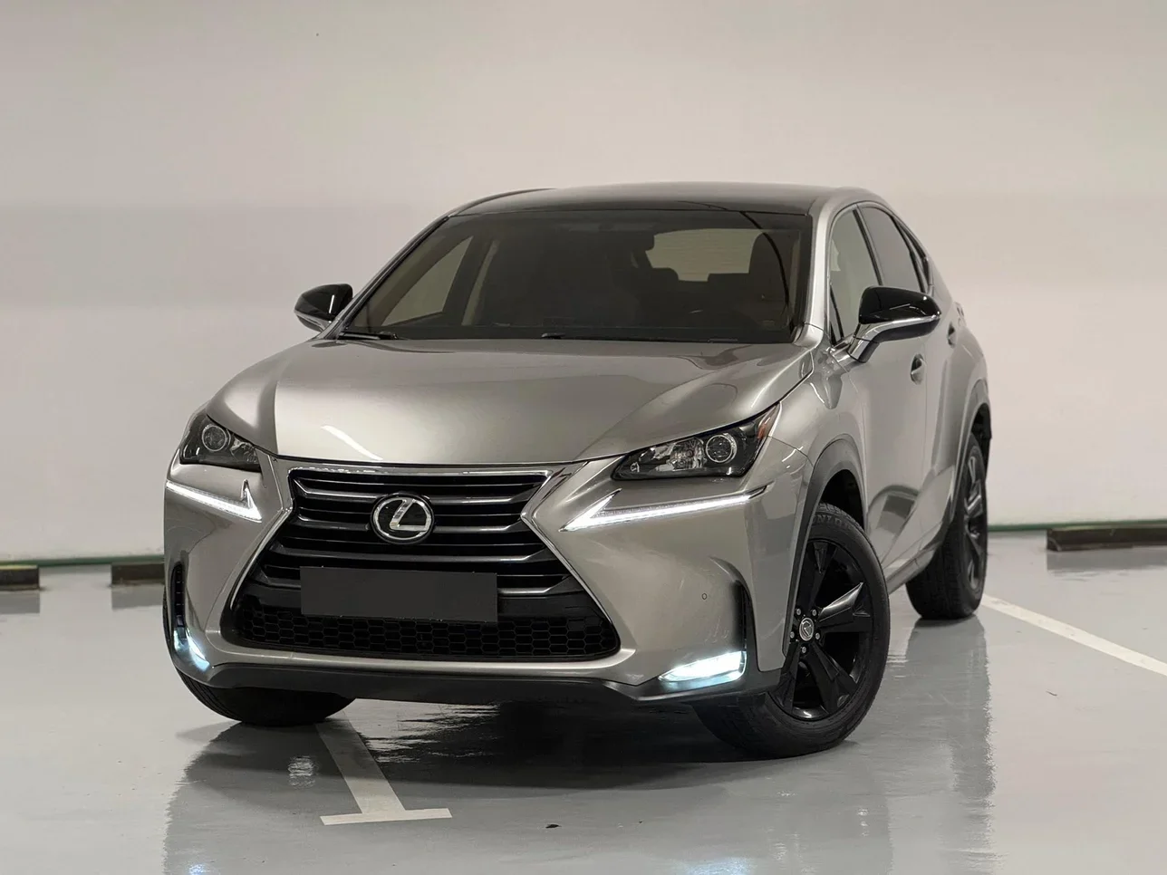 Lexus  NX  200 T  2017  Automatic  129,000 Km  4 Cylinder  All Wheel Drive (AWD)  SUV  Silver  With Warranty