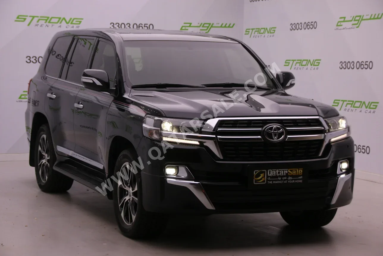 Toyota  Land Cruiser  GXR- Grand Touring  2021  Automatic  151,000 Km  8 Cylinder  Four Wheel Drive (4WD)  SUV  Black
