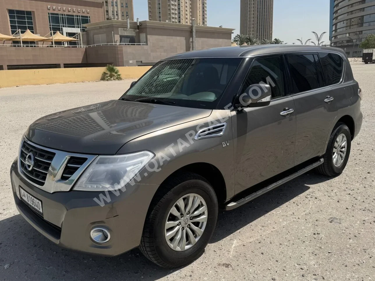 Nissan  Patrol  SE  2015  Automatic  222,000 Km  8 Cylinder  Four Wheel Drive (4WD)  SUV  Gray