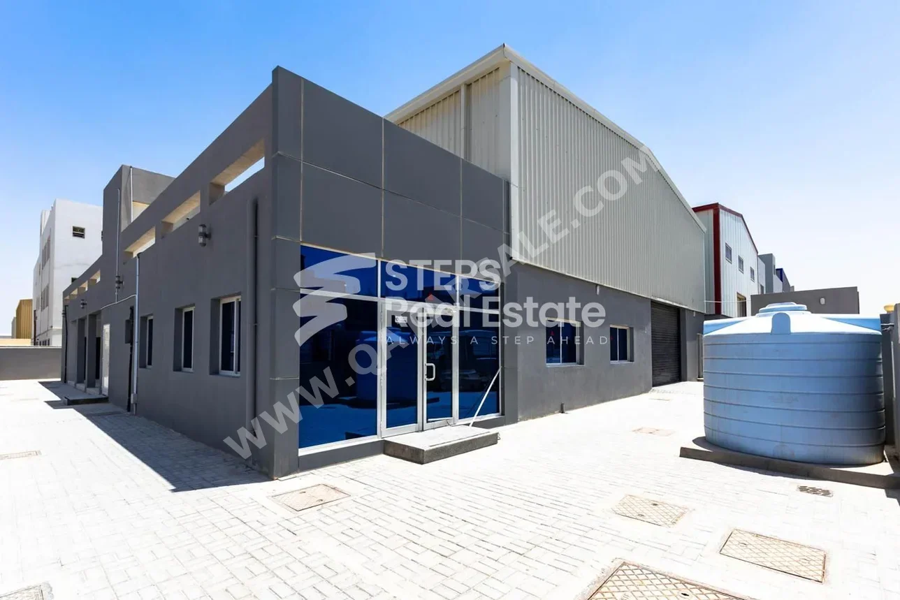 Warehouses & Stores - Al Wakrah  - Barkit Al Awamer  -Area Size: 1000 Square Meter