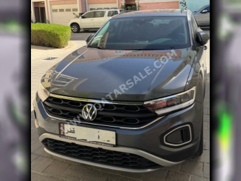 Volkswagen  T-Roc  2023  Automatic  14,500 Km  4 Cylinder  Four Wheel Drive (4WD)  SUV  Gray  With Warranty