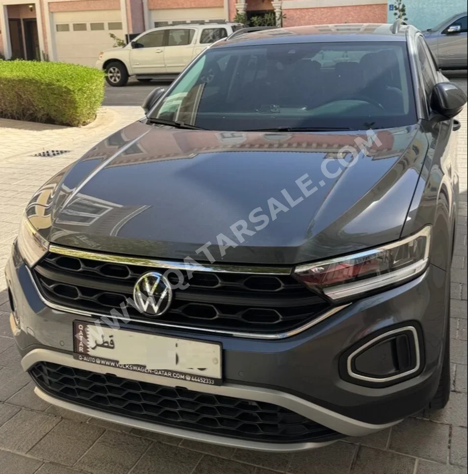 Volkswagen  T-Roc  2023  Automatic  14,500 Km  4 Cylinder  Four Wheel Drive (4WD)  SUV  Gray  With Warranty