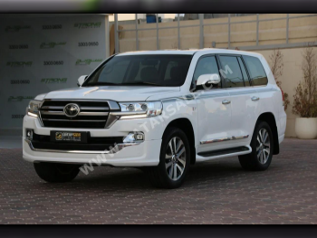 Toyota  Land Cruiser  VXR  2019  Automatic  94,000 Km  8 Cylinder  Four Wheel Drive (4WD)  SUV  White