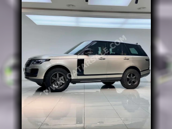 Land Rover  Range Rover  Vogue SE  2018  Automatic  122,000 Km  8 Cylinder  Four Wheel Drive (4WD)  SUV  Silver