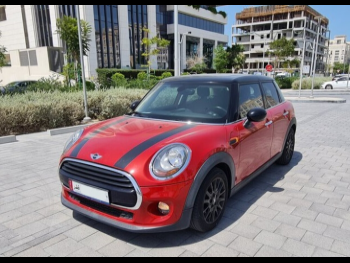 Mini  Cooper  2016  Tiptronic  117,000 Km  3 Cylinder  Front Wheel Drive (FWD)  Sedan  Red