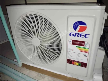 Air Conditioners Remote Included  Warranty  Includes Heater  With Delivery  With Installation