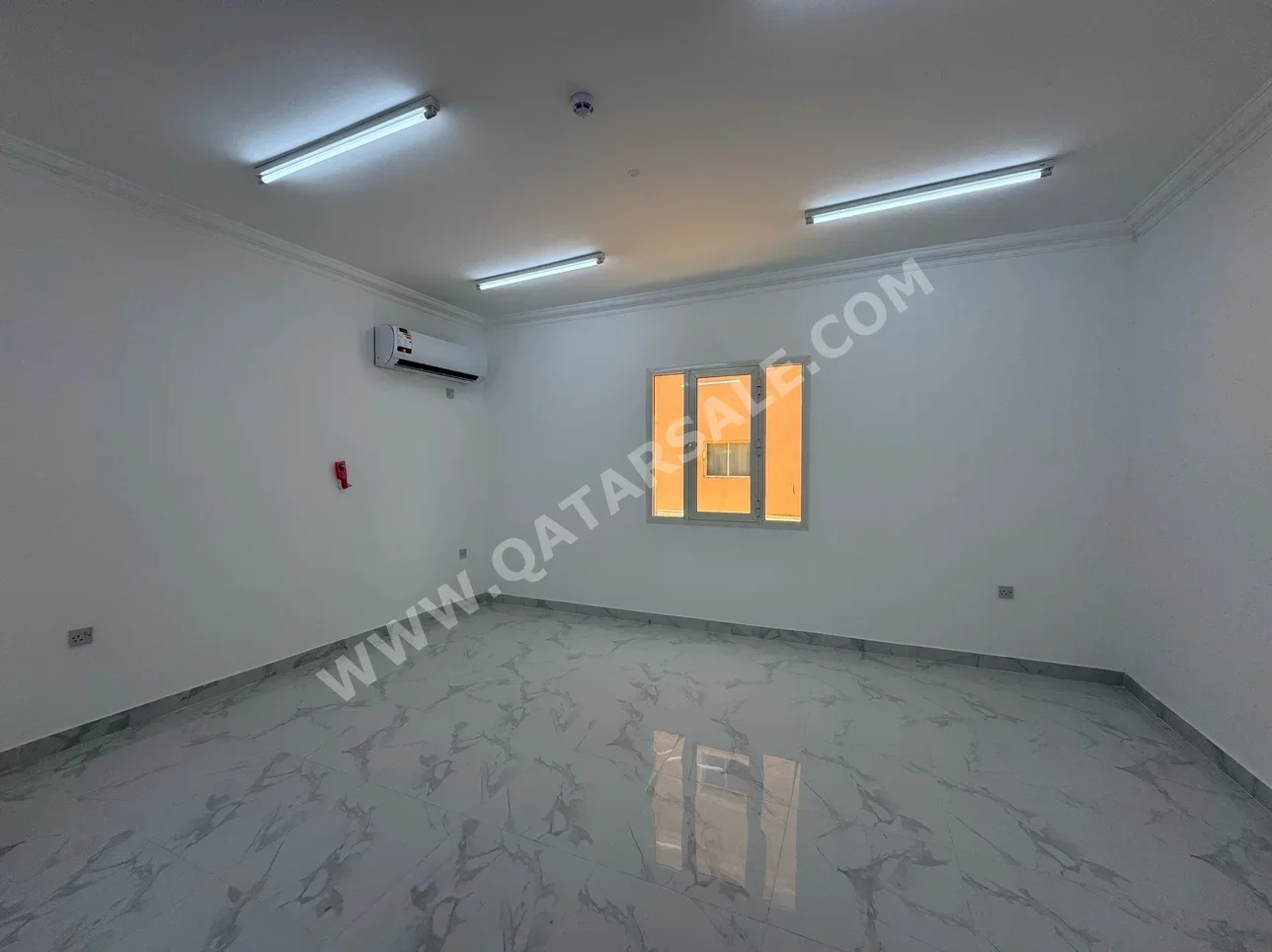 2 Bedrooms  Apartment  For Rent  in Al Khor -  Al Khor  Semi Furnished