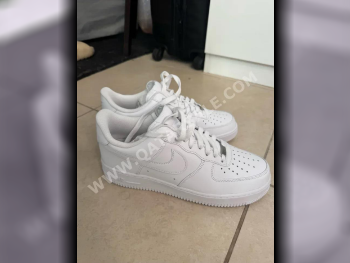 Men Clothes Imitation Leather /  Socks  White  Qatar / Size: 43