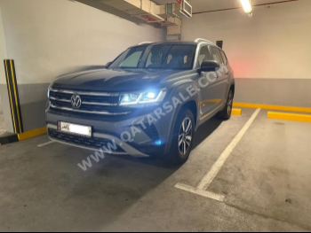 Volkswagen  Teramont  Comfortline  2022  Automatic  11,900 Km  6 Cylinder  All Wheel Drive (AWD)  SUV  Gray  With Warranty