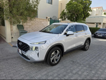 Hyundai  Santa Fe  2021  Automatic  70,000 Km  6 Cylinder  All Wheel Drive (AWD)  SUV  White  With Warranty