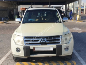 Mitsubishi  Pajero  3.8  2010  Automatic  186,400 Km  6 Cylinder  Four Wheel Drive (4WD)  SUV  White