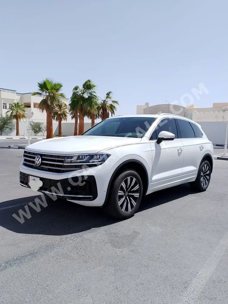 Volkswagen  Touareg  2024  Automatic  300 Km  6 Cylinder  All Wheel Drive (AWD)  SUV  White  With Warranty