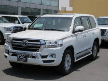 Toyota  Land Cruiser  GXR  2019  Automatic  184,000 Km  8 Cylinder  Four Wheel Drive (4WD)  SUV  White