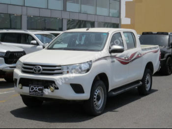 Toyota  Hilux  2020  Automatic  14,000 Km  4 Cylinder  Four Wheel Drive (4WD)  Pick Up  White