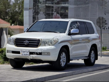 Toyota  Land Cruiser  GXR  2009  Automatic  280,000 Km  6 Cylinder  Four Wheel Drive (4WD)  SUV  White