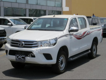 Toyota  Hilux  2020  Automatic  18,000 Km  4 Cylinder  Four Wheel Drive (4WD)  Pick Up  White