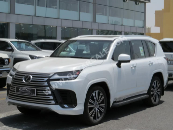 Lexus  LX  600 Luxury  2025  Automatic  16,000 Km  6 Cylinder  Four Wheel Drive (4WD)  SUV  White  With Warranty