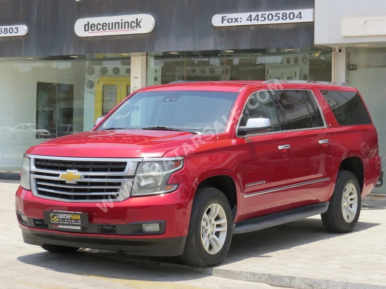 Chevrolet  Suburban  2015  Automatic  200,000 Km  8 Cylinder  Four Wheel Drive (4WD)  SUV  Red