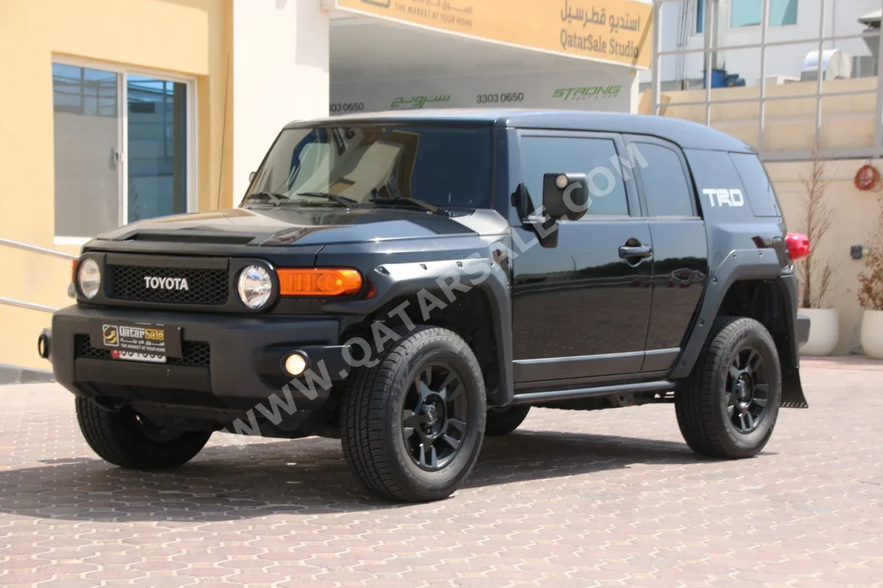 Toyota  FJ Cruiser  TRD  2015  Automatic  234,000 Km  6 Cylinder  Four Wheel Drive (4WD)  SUV  Black