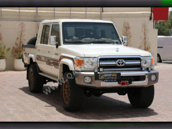Toyota  Land Cruiser  LX  2018  Manual  100,000 Km  6 Cylinder  Four Wheel Drive (4WD)  Pick Up  White