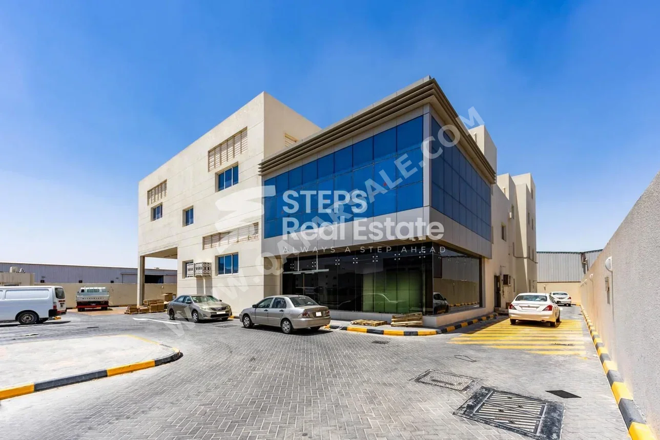 Warehouses & Stores - Al Wakrah  - Barkit Al Awamer  -Area Size: 2000 Square Meter