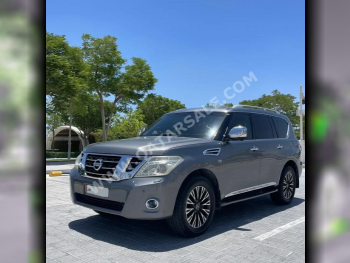 Nissan  Patrol  Platinum  2014  Automatic  270,000 Km  8 Cylinder  Four Wheel Drive (4WD)  SUV  Gray