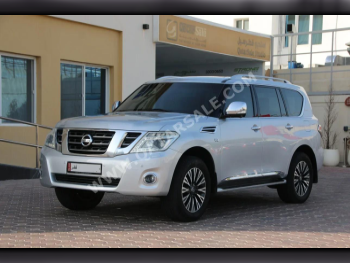 Nissan  Patrol  Platinum  2016  Automatic  137,890 Km  8 Cylinder  Four Wheel Drive (4WD)  SUV  Silver