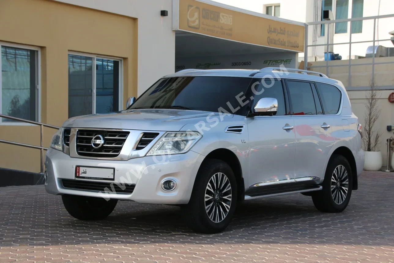 Nissan  Patrol  Platinum  2016  Automatic  137,890 Km  8 Cylinder  Four Wheel Drive (4WD)  SUV  Silver