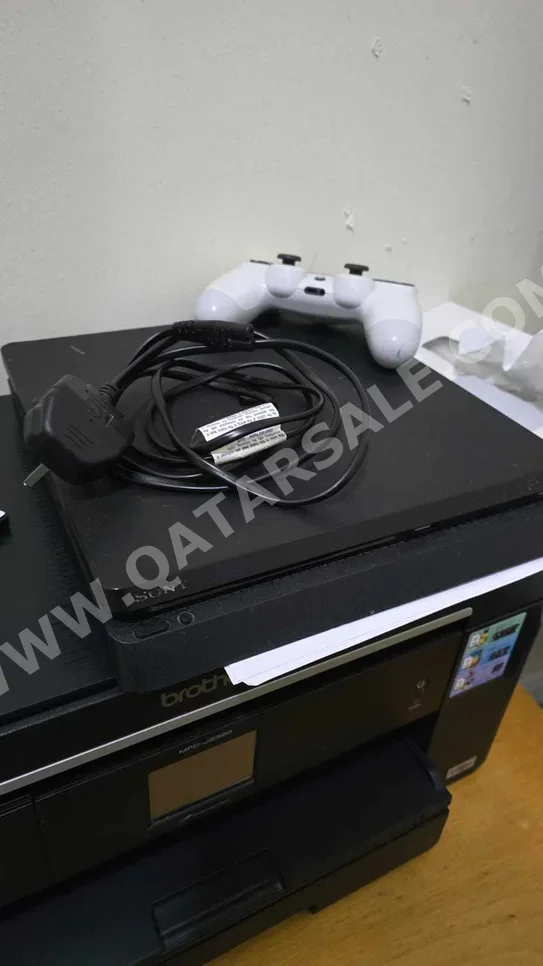 Video Games Consoles - Sony  - PlayStation 4