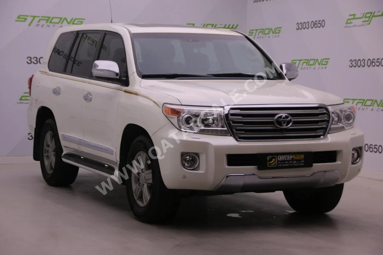 Toyota  Land Cruiser  VXR  2015  Automatic  473,000 Km  8 Cylinder  Four Wheel Drive (4WD)  SUV  Pearl