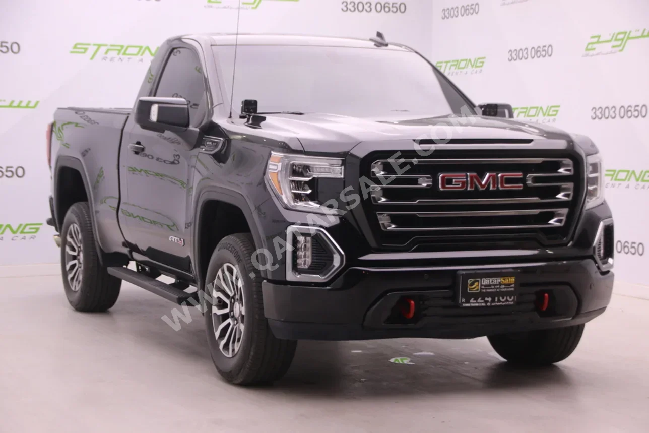 GMC  Sierra  AT4  2021  Automatic  85,000 Km  8 Cylinder  Four Wheel Drive (4WD)  Pick Up  Black