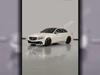 مرسيدس - بنز  سي - كلاس  63 AMG اس  2016  اوتوماتيك  72,000 كم  8 سلندر  دفع خلفي  كشف  أبيض